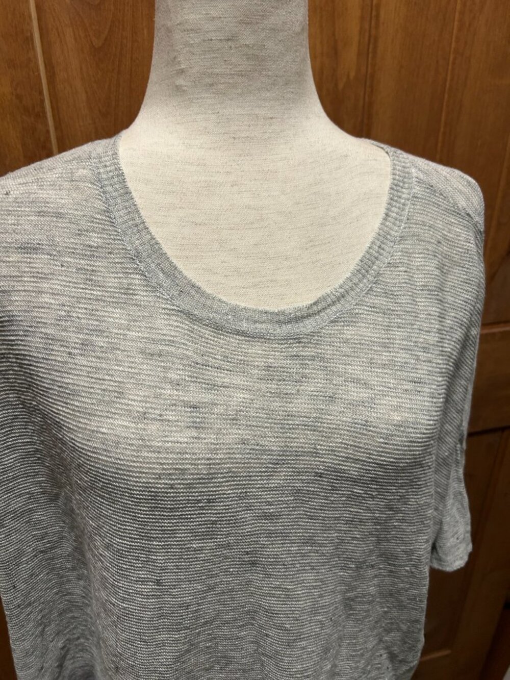100% Linen Eileen Fisher Light Fine knit Short Sleeve Tshirt 3/4 sleeve Size XL